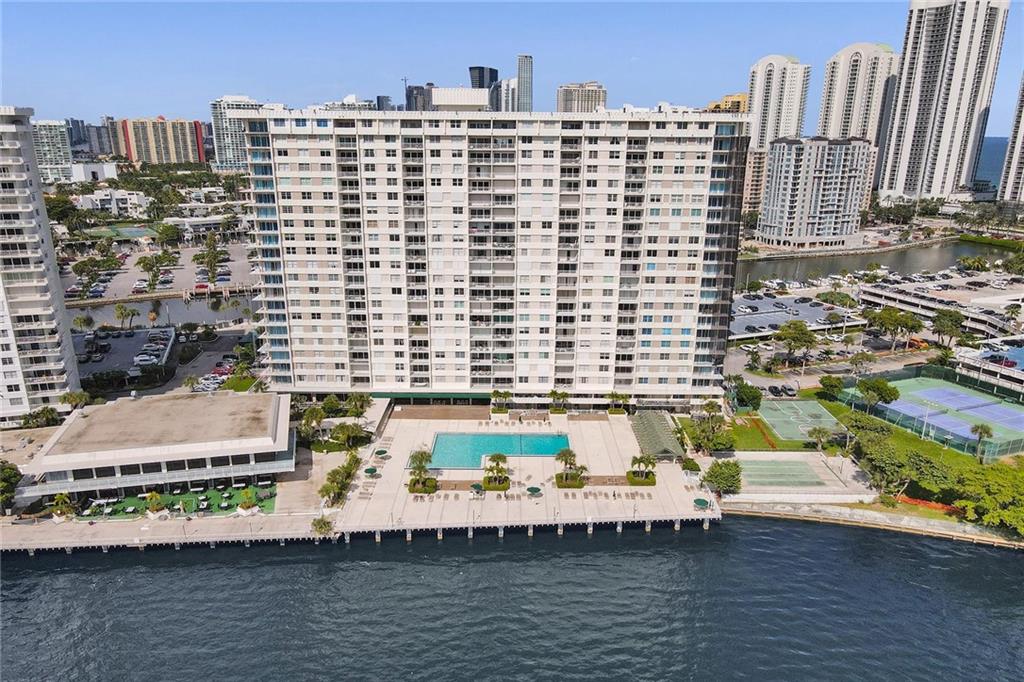 ARLEN HOUSE - Residential