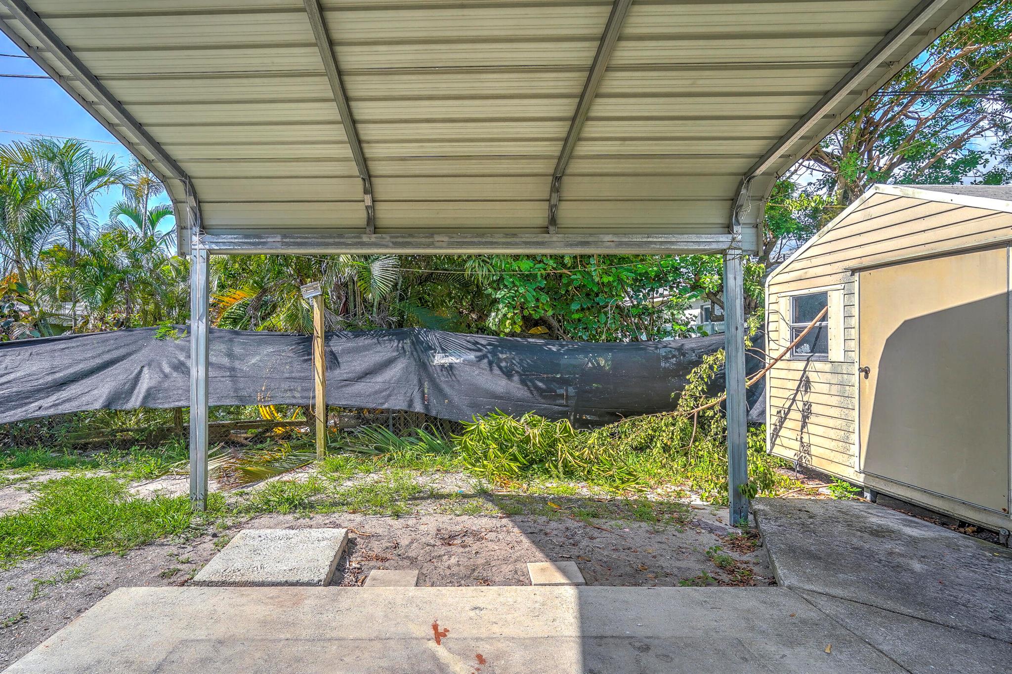 1555 W 17th Street