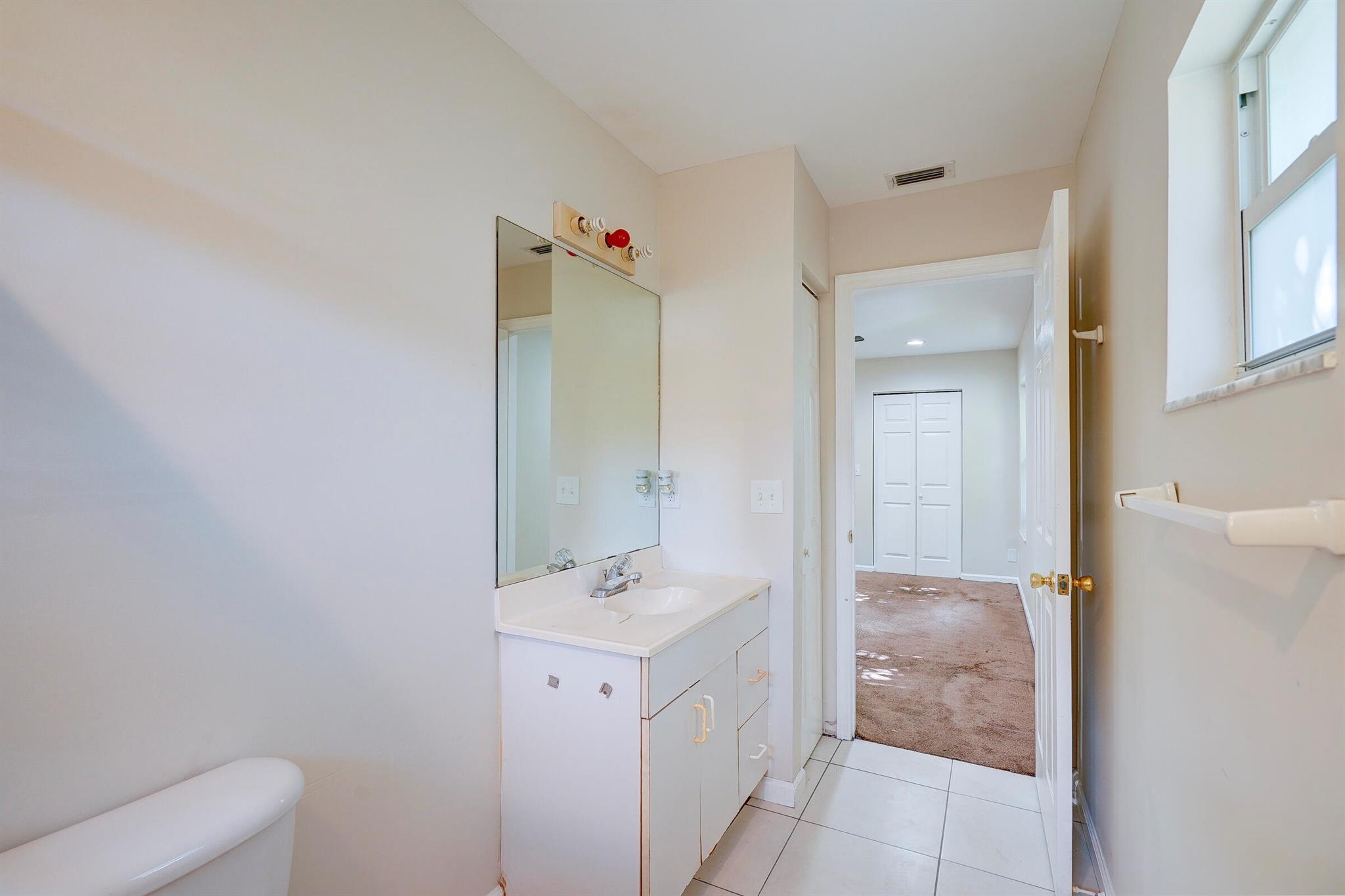 1555 W 17th Street
