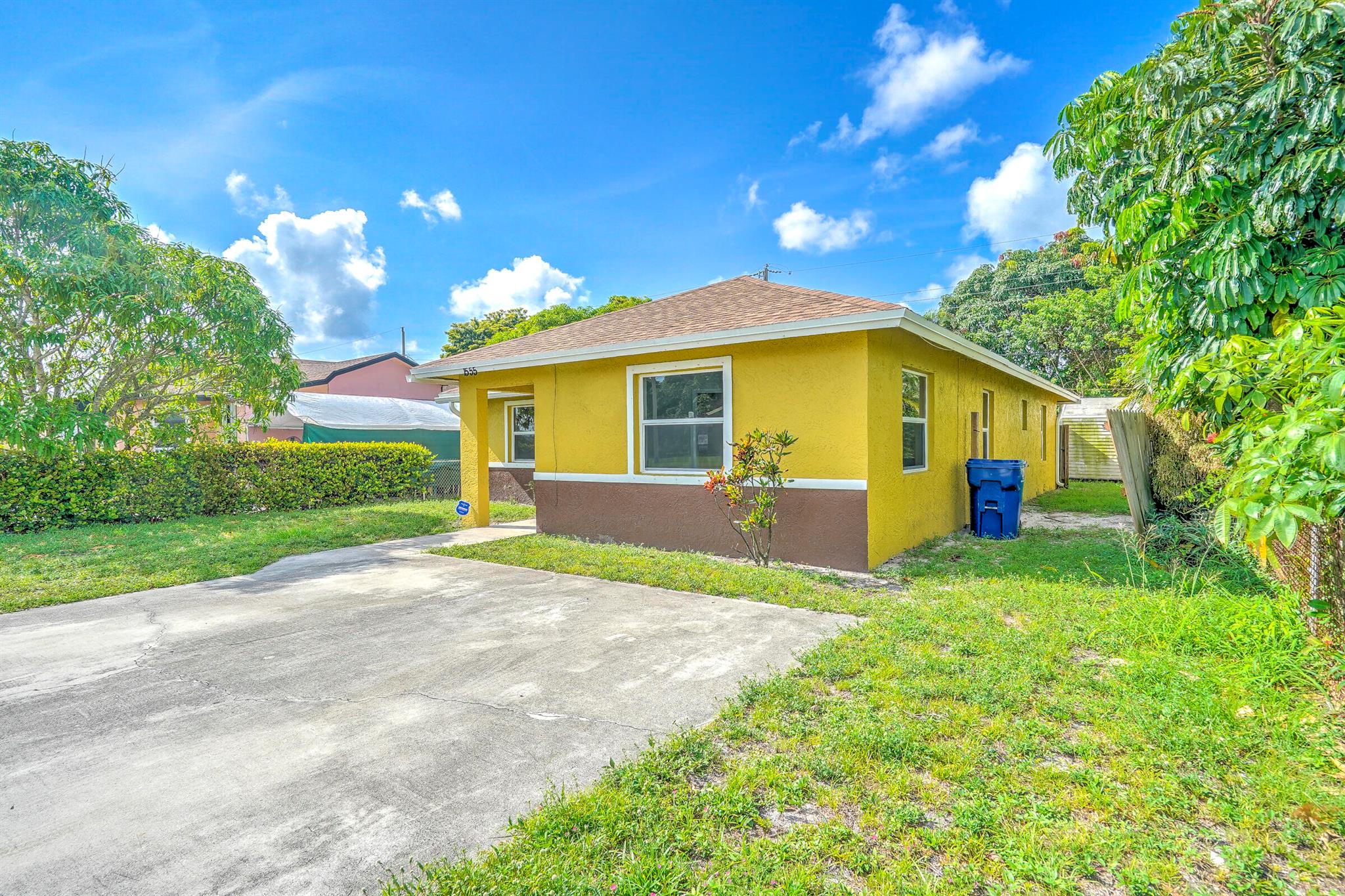 1555 W 17th Street