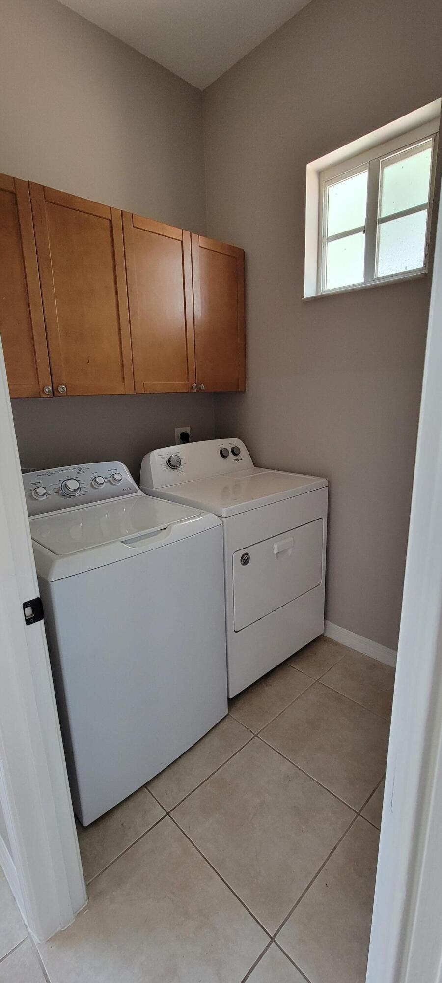 ANDROS ISLE PAR D-1 - Residential Lease