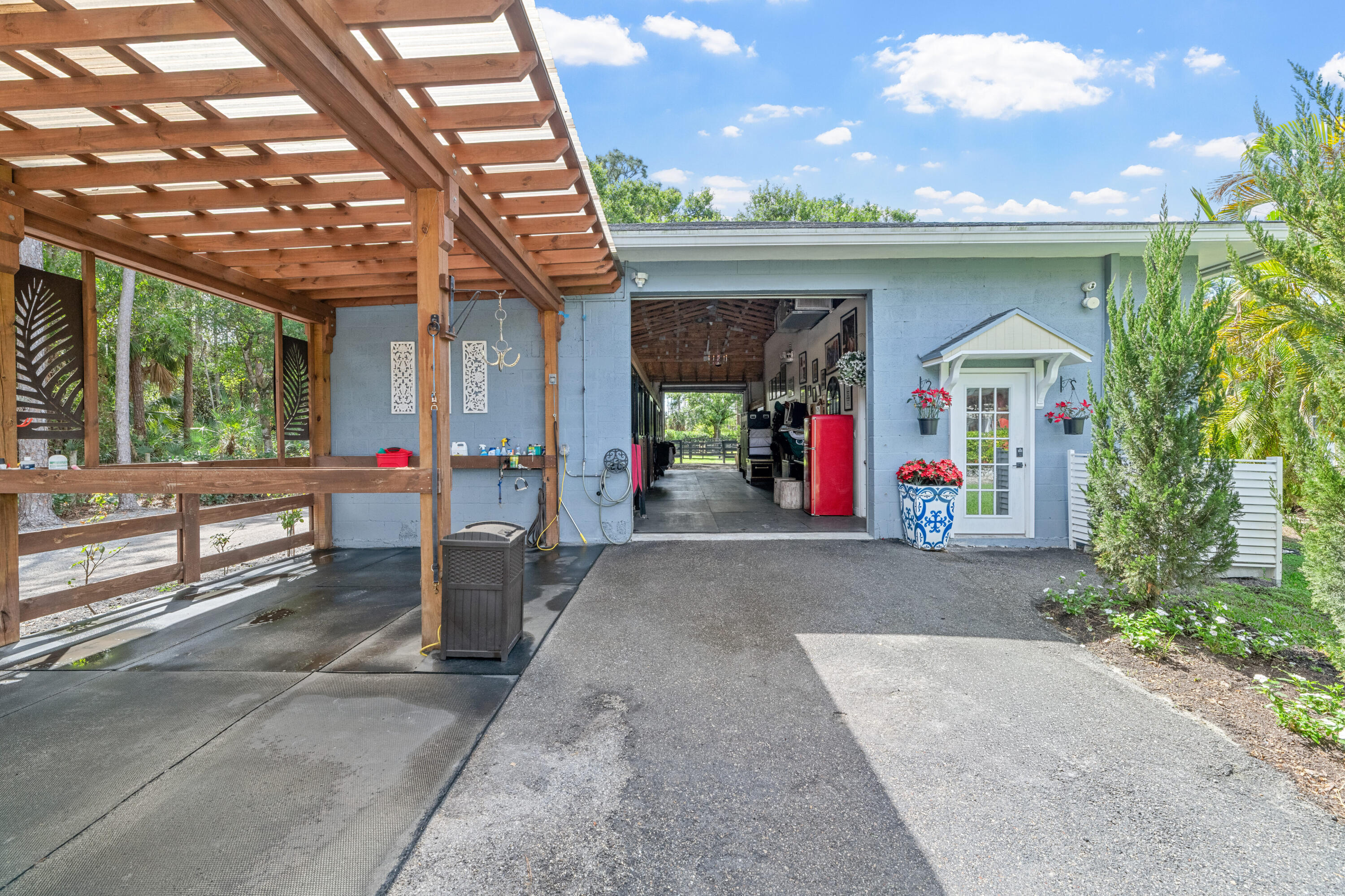 LOXAHATCHEE GROVES - Residential Lease