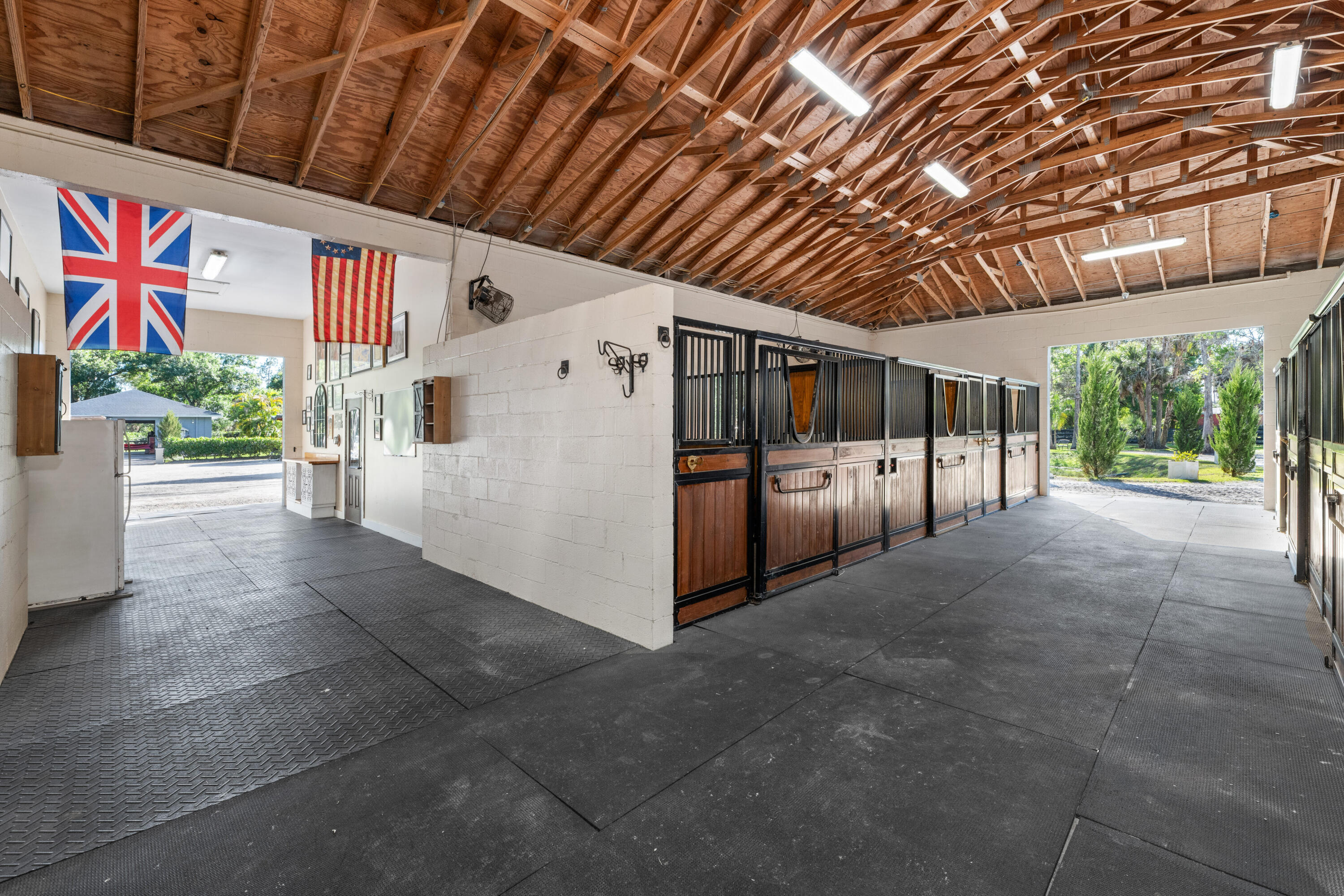 LOXAHATCHEE GROVES - Residential Lease