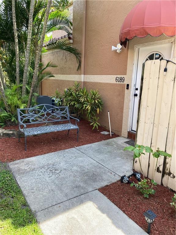 El Lago - Residential