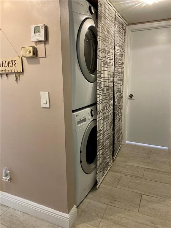 El Lago - Residential