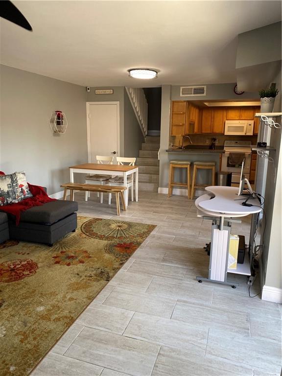 El Lago - Residential