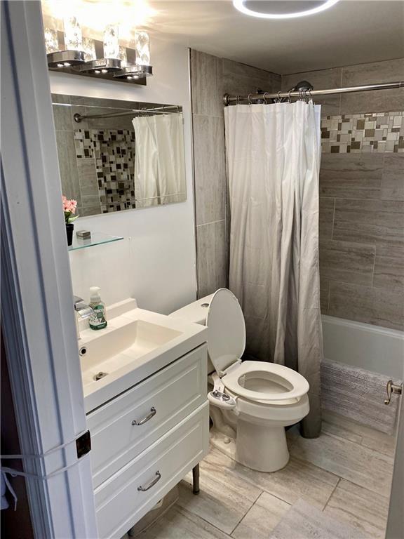 El Lago - Residential