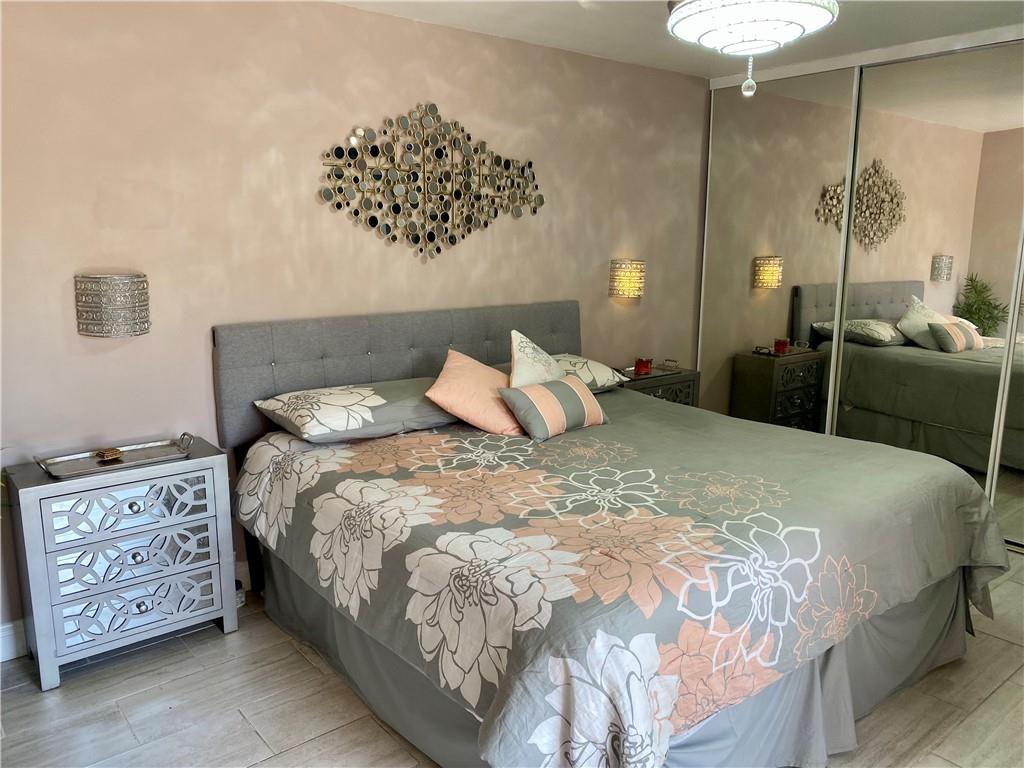 El Lago - Residential