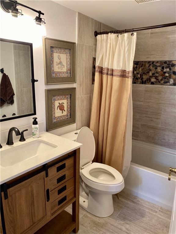 El Lago - Residential