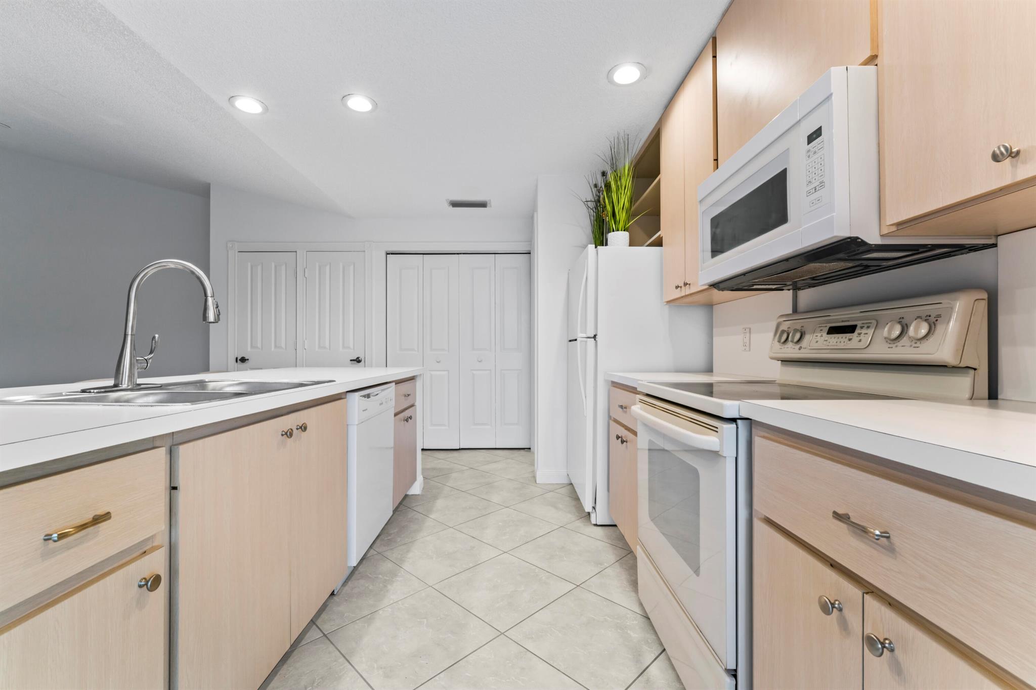 LAKES AT ST LUCIE WEST - Residential