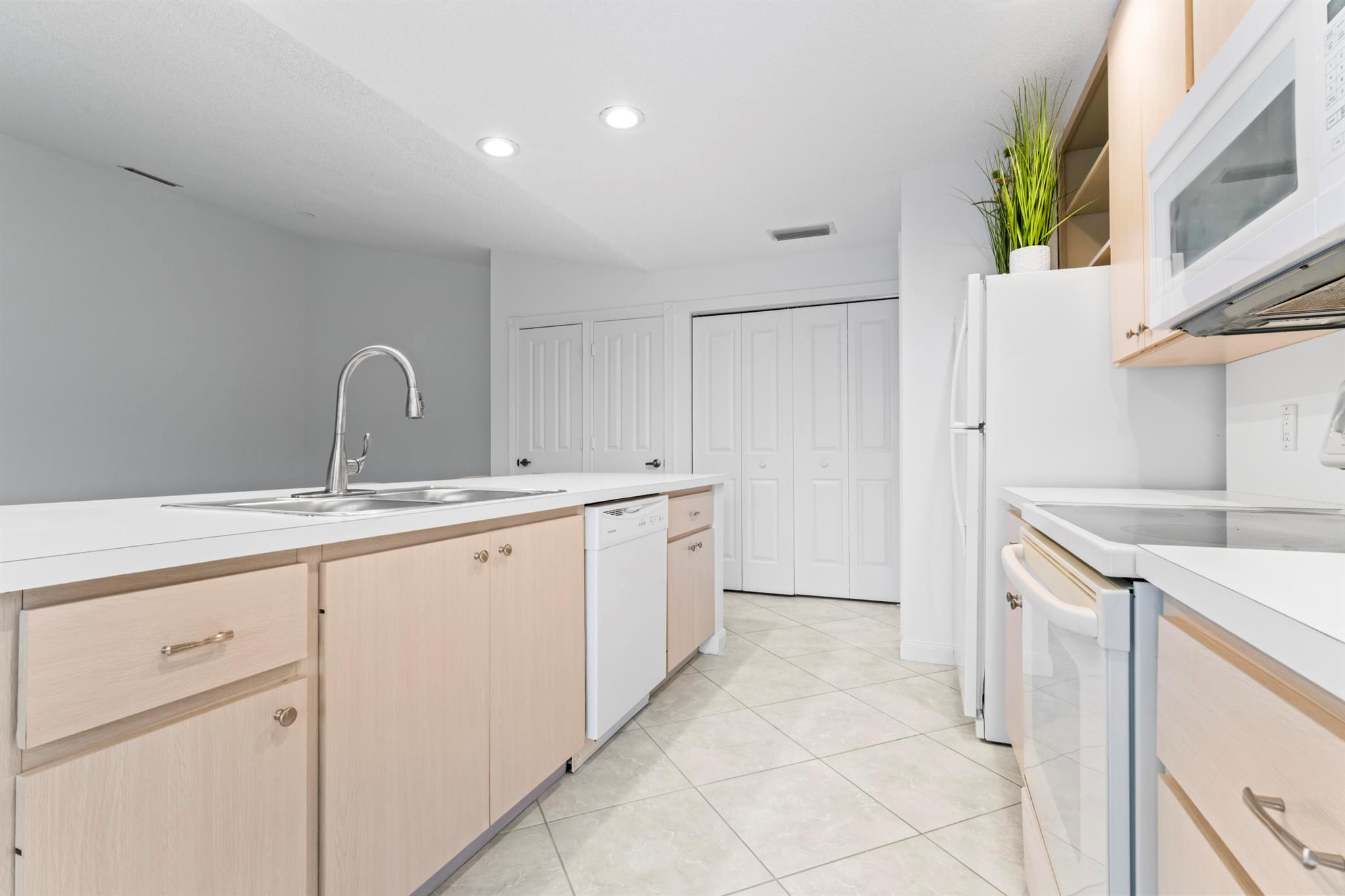 LAKES AT ST LUCIE WEST - Residential