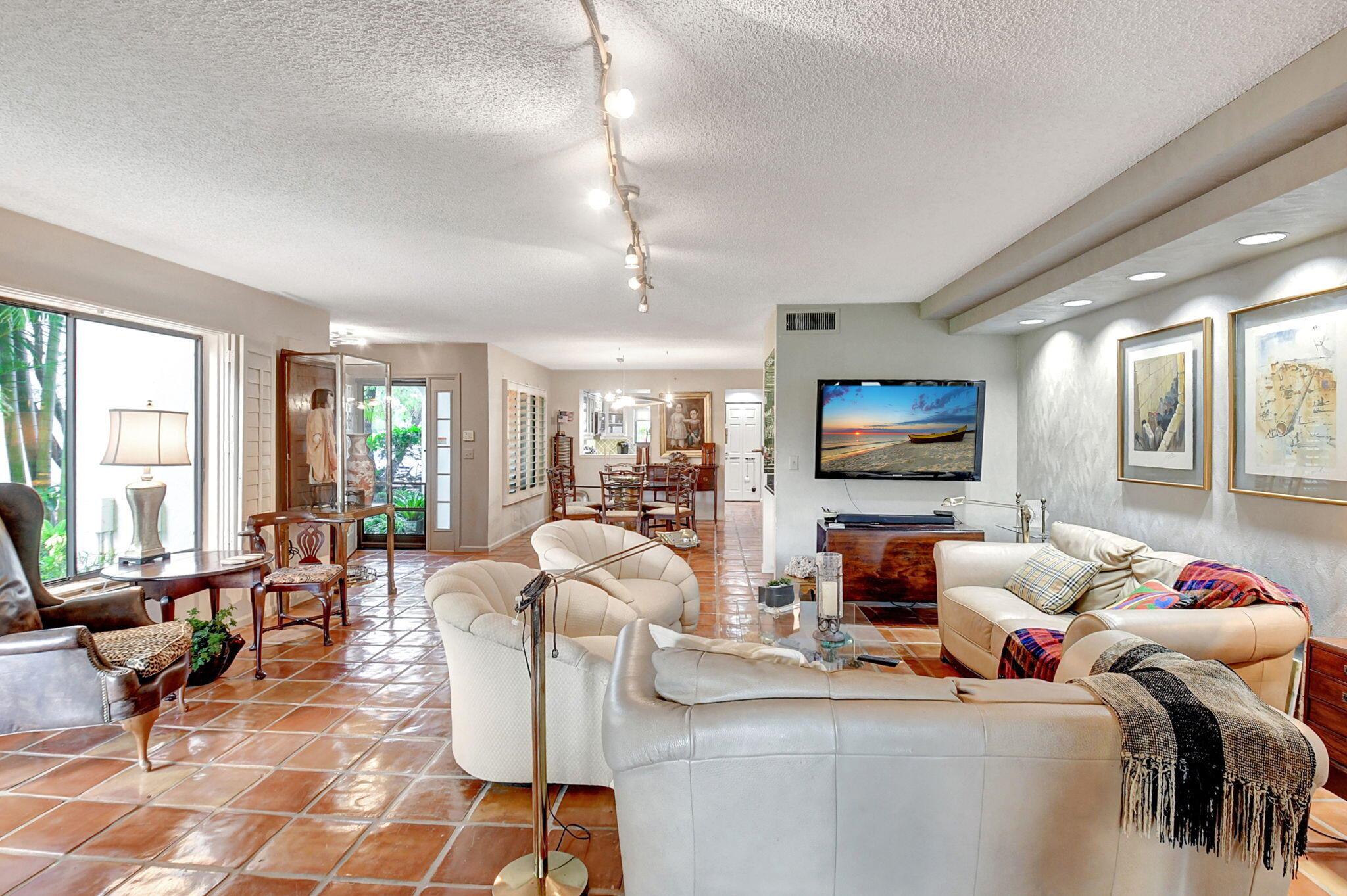 GLENEAGLES CONDO IV - Residential