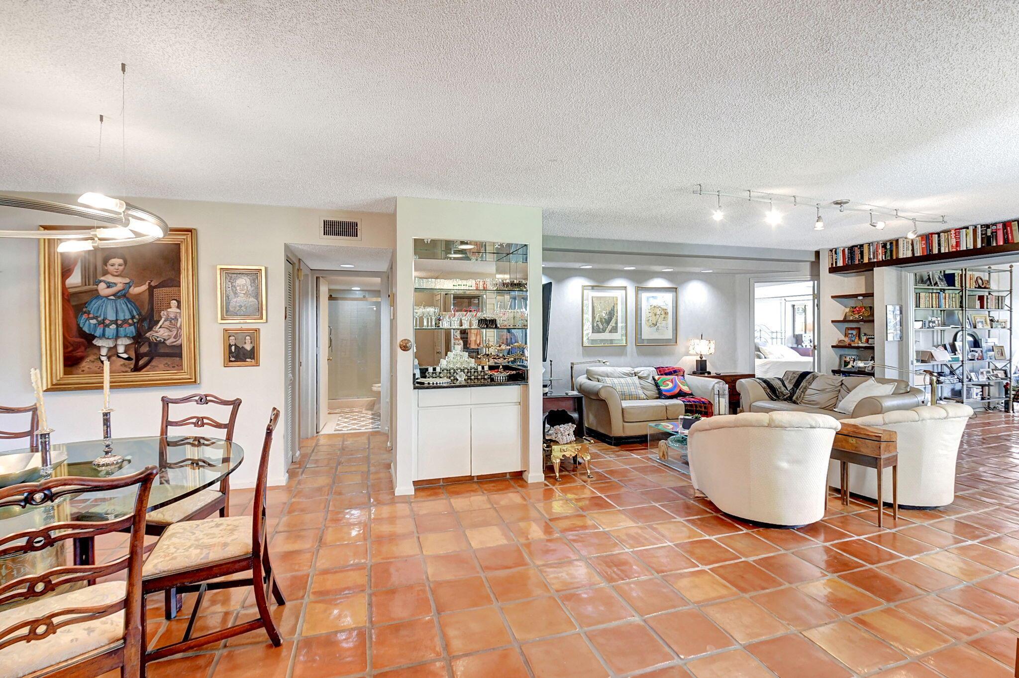 GLENEAGLES CONDO IV - Residential