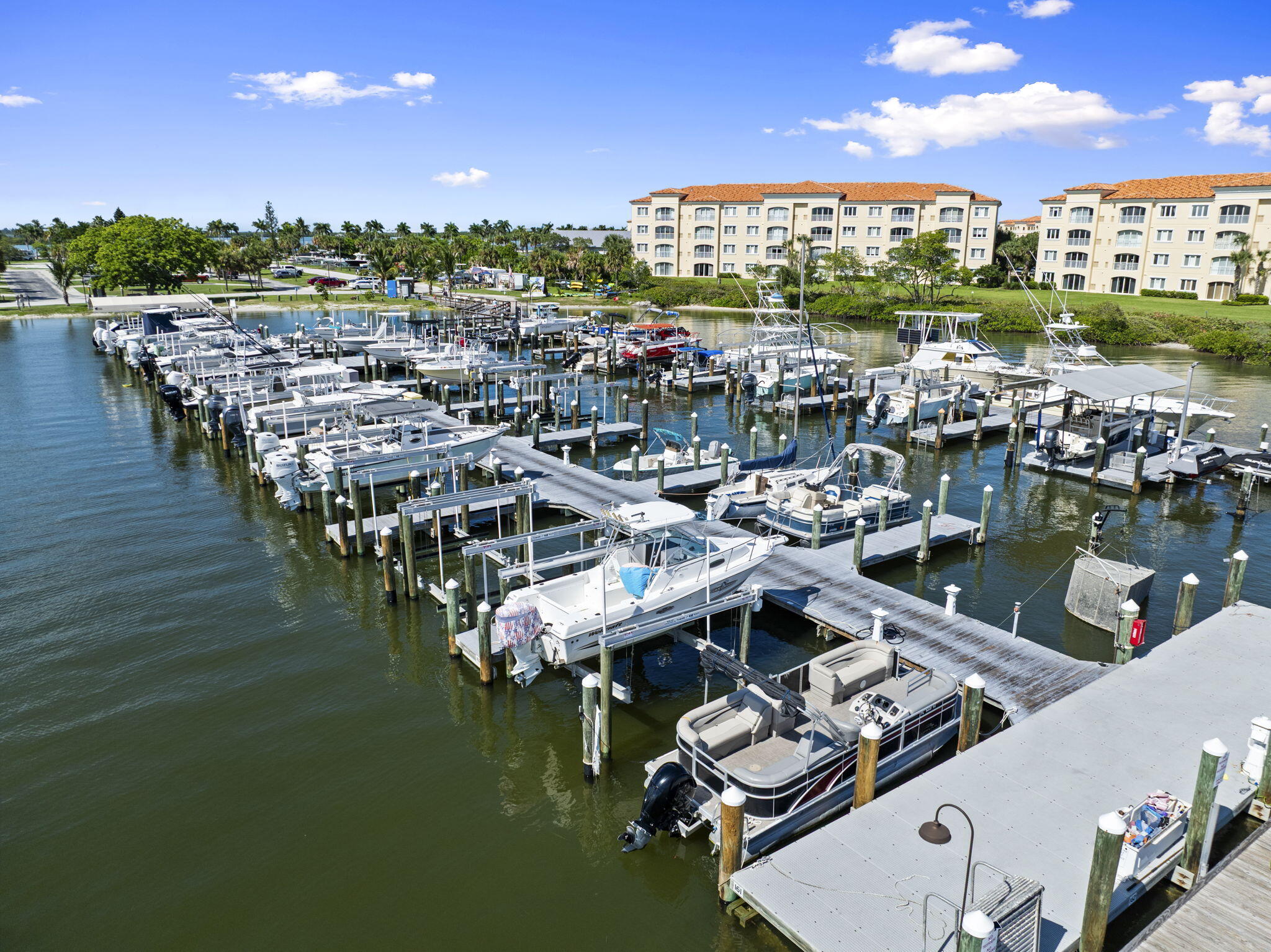 HARBOUR ISLE AT HUTCHINSON ISLAND WEST - Residential