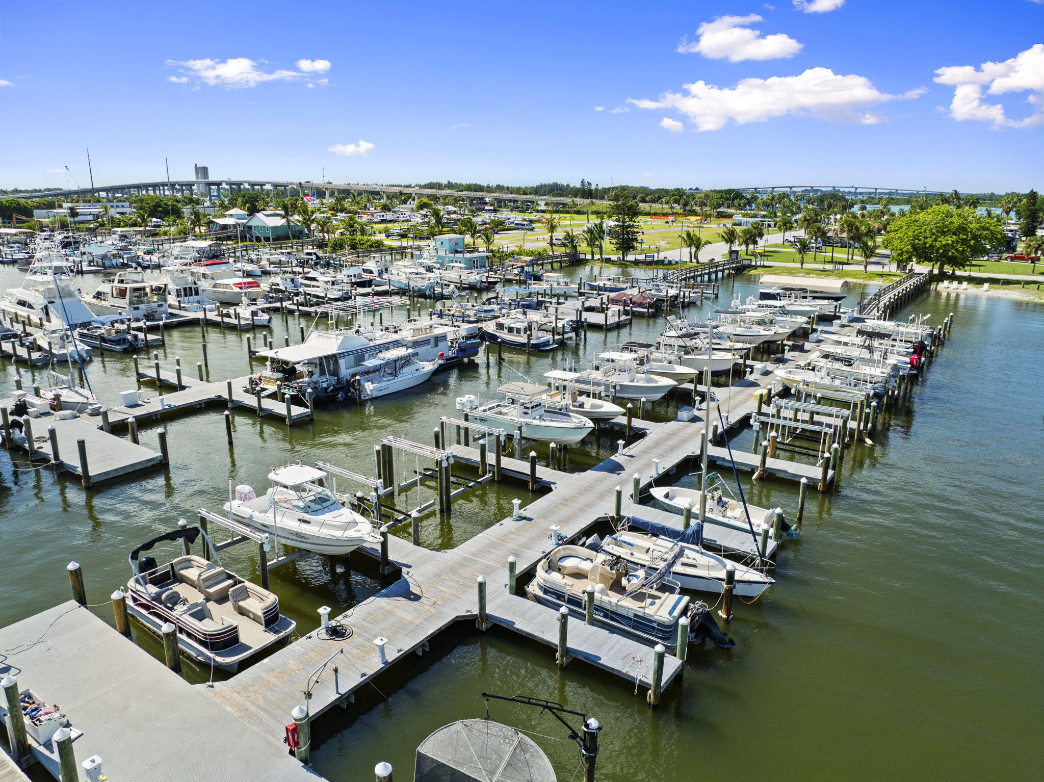 HARBOUR ISLE AT HUTCHINSON ISLAND WEST - Residential