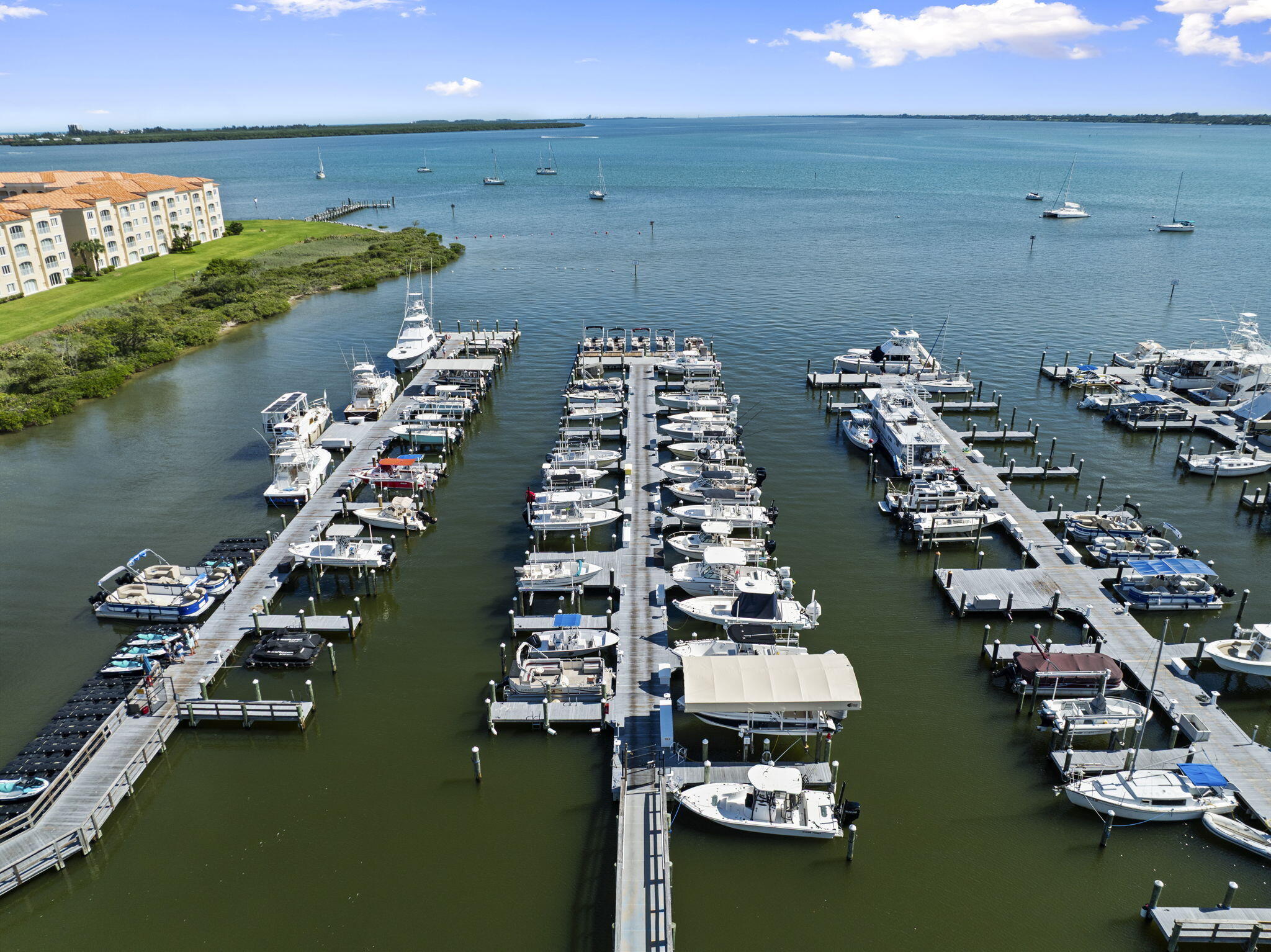 HARBOUR ISLE AT HUTCHINSON ISLAND WEST - Residential