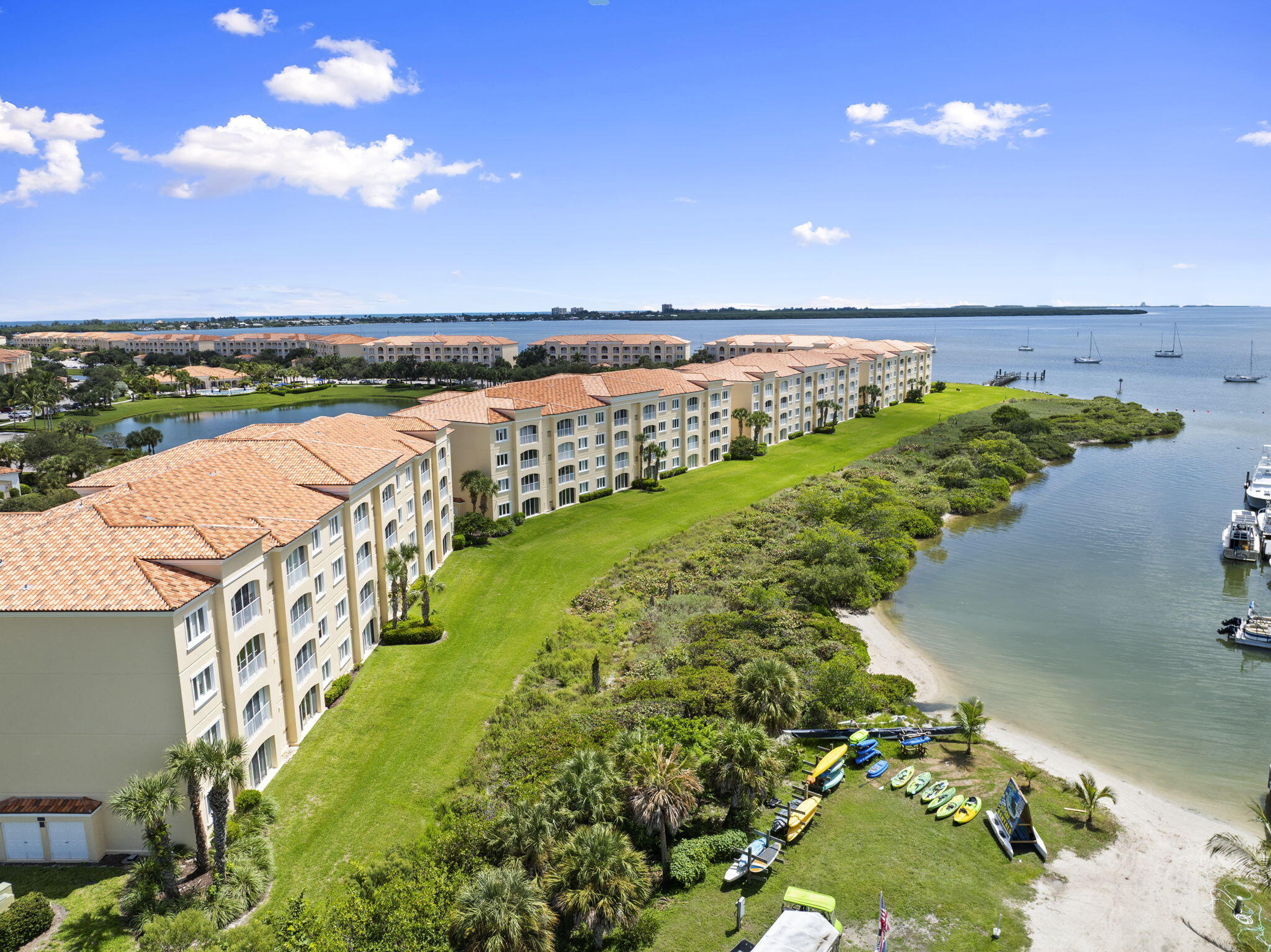 HARBOUR ISLE AT HUTCHINSON ISLAND WEST - Residential