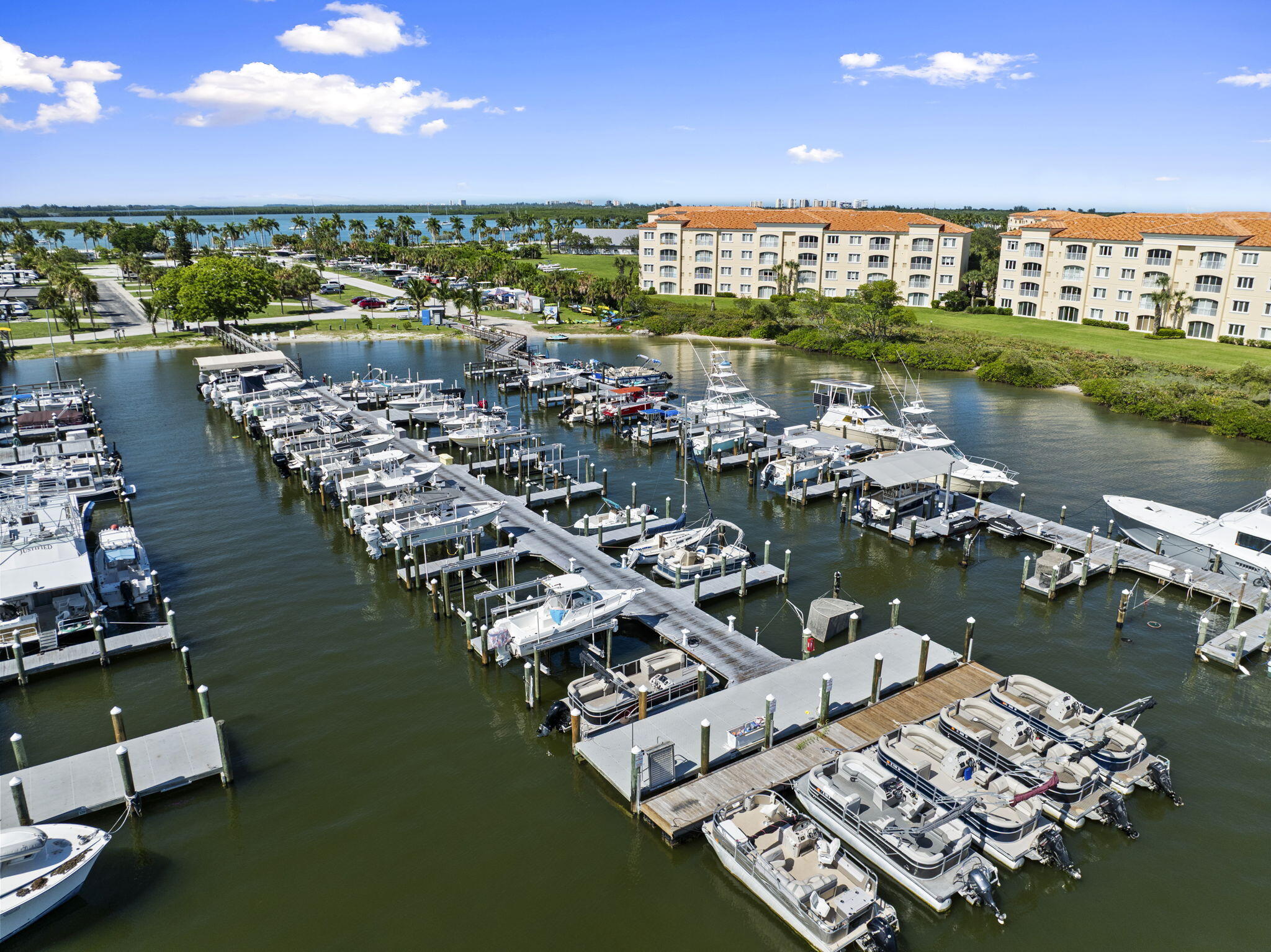 HARBOUR ISLE AT HUTCHINSON ISLAND WEST - Residential