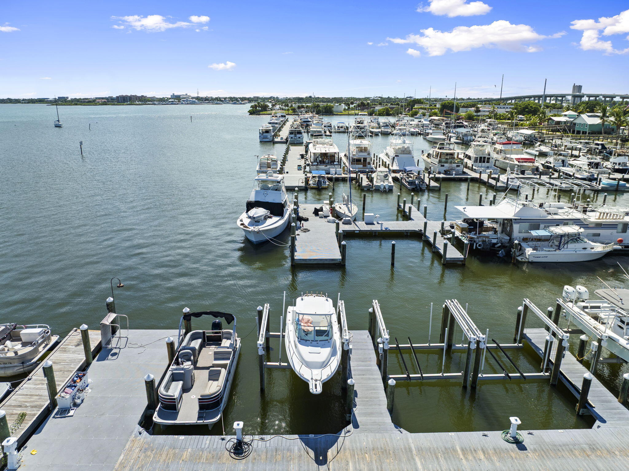 HARBOUR ISLE AT HUTCHINSON ISLAND WEST - Residential