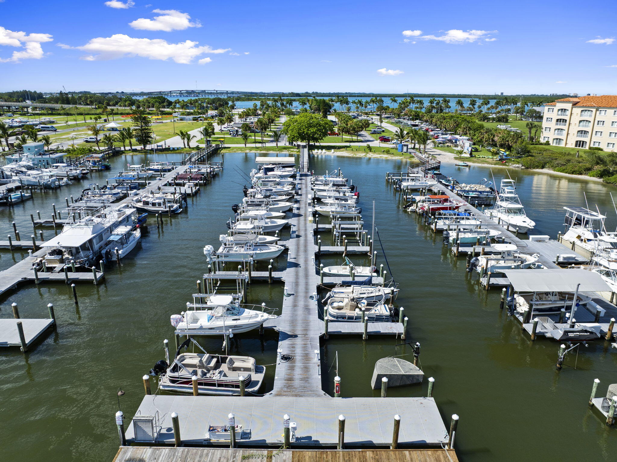 HARBOUR ISLE AT HUTCHINSON ISLAND WEST - Residential