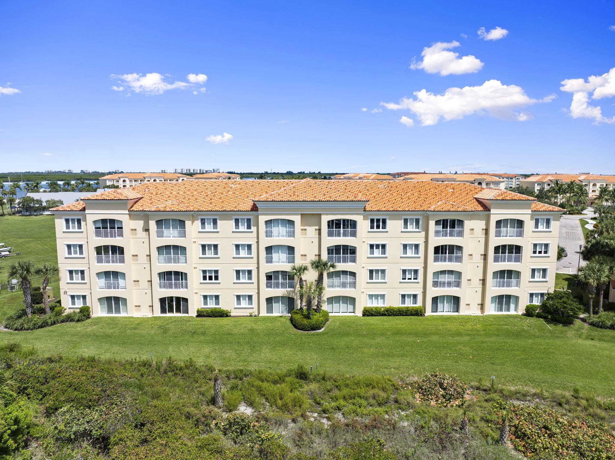 HARBOUR ISLE AT HUTCHINSON ISLAND WEST - Residential