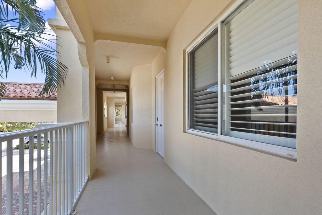 Photo of 34 Harbour Isle Dr DR W #204, Fort Pierce, FL 34949 (MLS # B26033300)