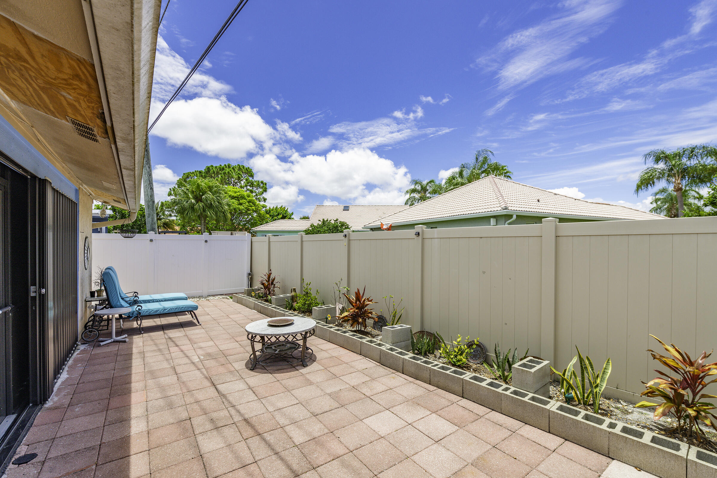 PORT SALERNO VILLAGE - Residential