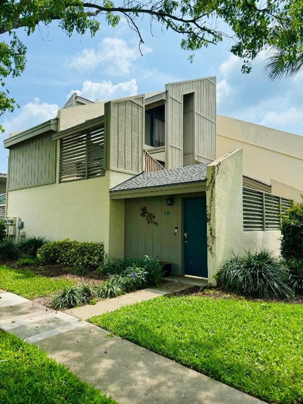 Photo of 1605 S Us Highway 1 #1h, Jupiter, FL 33477 (MLS # R10987647)