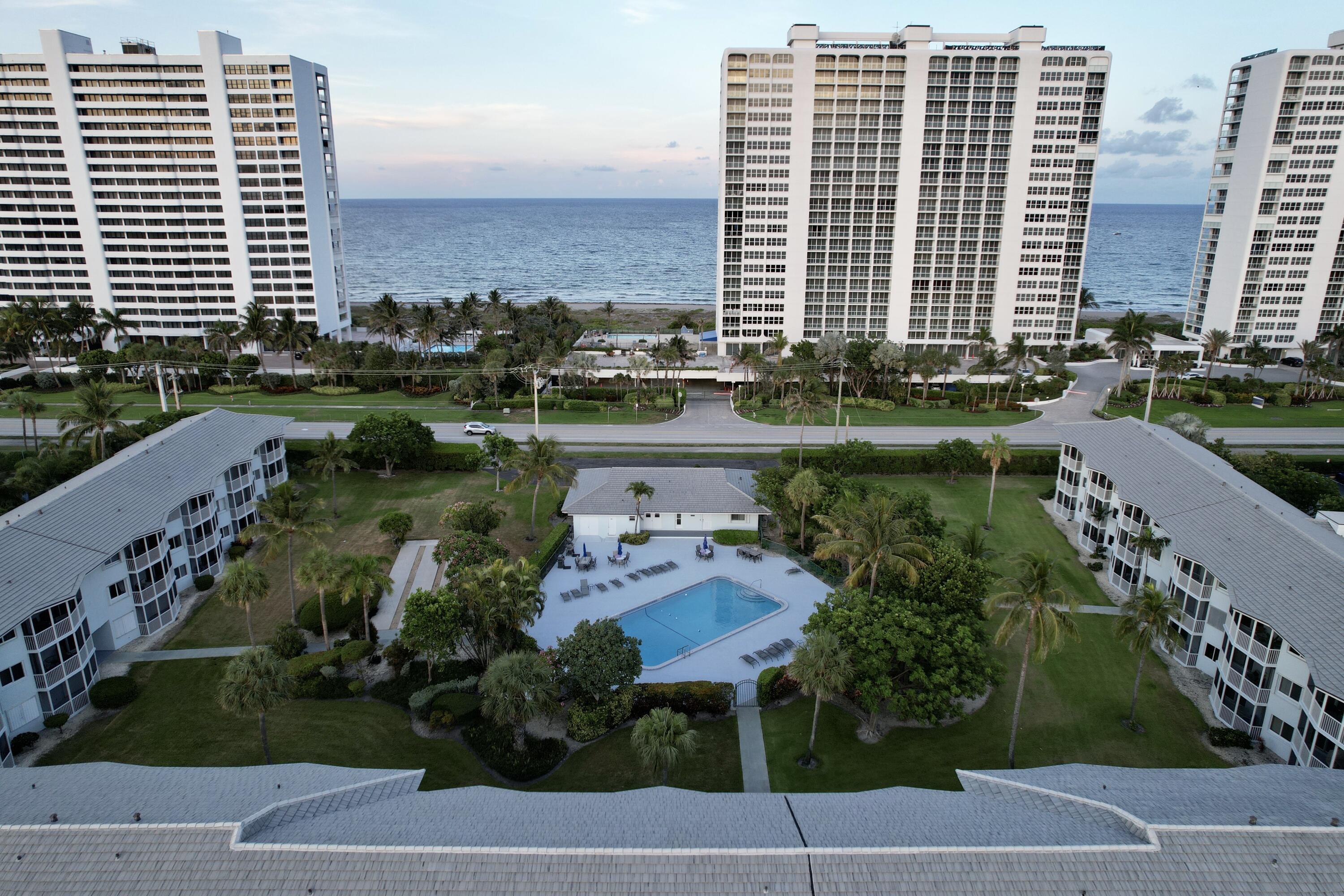 BOCA RATON HARBOUR APTS CONDO - Residential