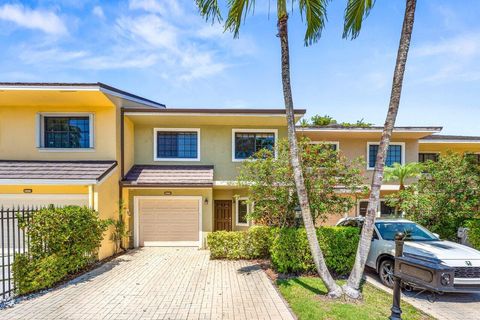 5698 Santiago Circle Boca Raton FL 33433