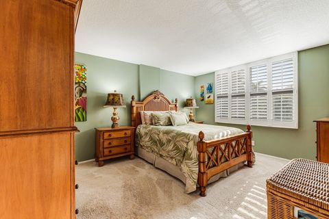 Condominium in Oakland Park FL 106 Royal Park Dr Dr 29.jpg