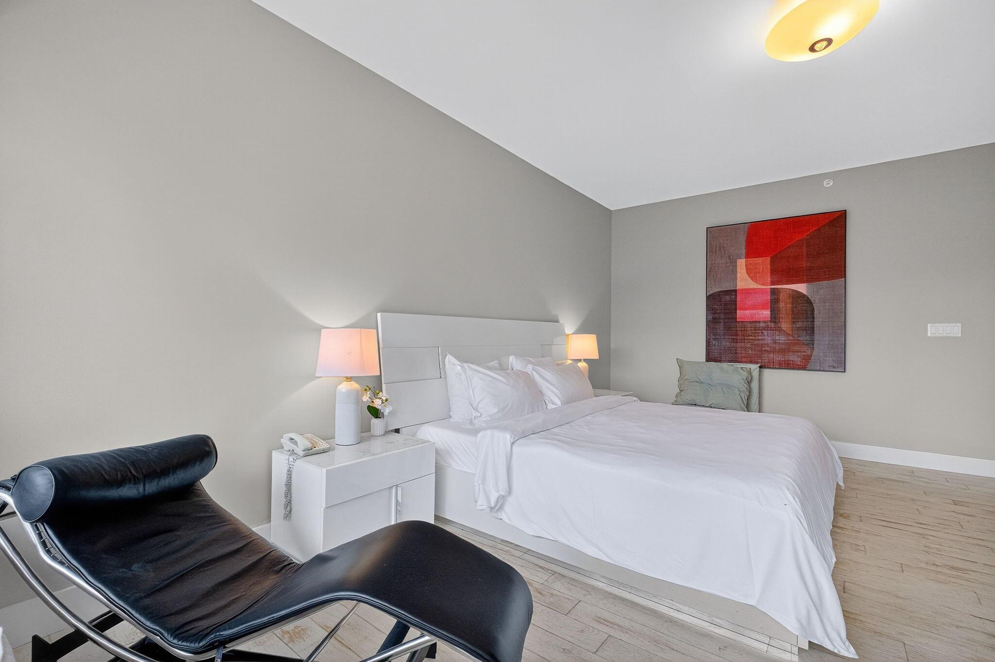 MILLENNIUM TOWER CONDOMIN - Residential