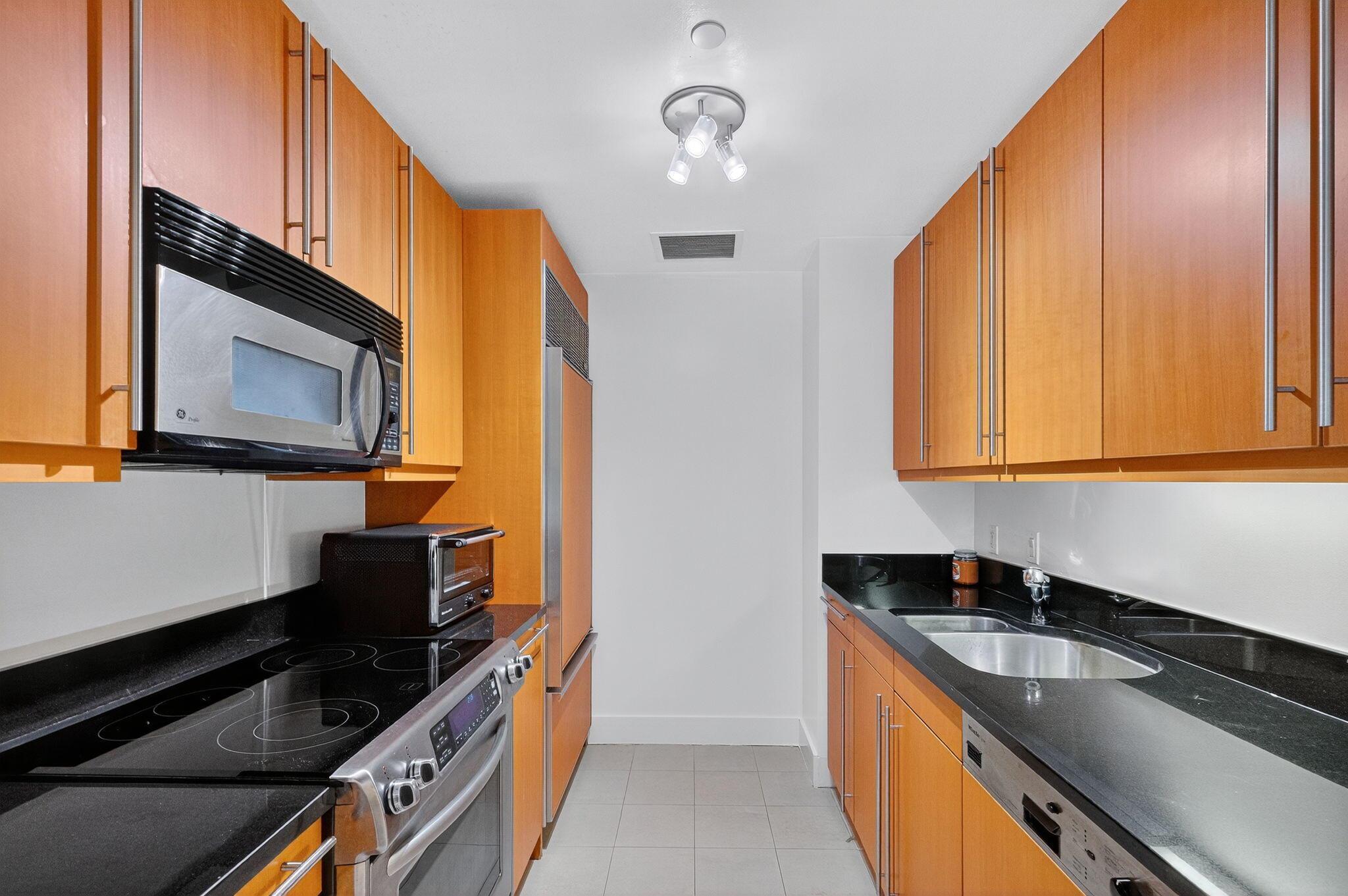 MILLENNIUM TOWER CONDOMIN - Residential