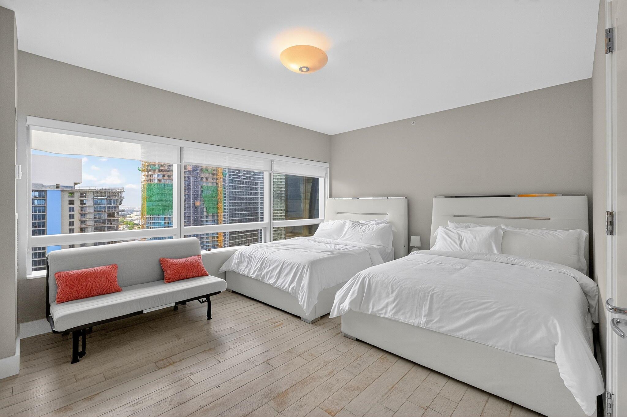 MILLENNIUM TOWER CONDOMIN - Residential