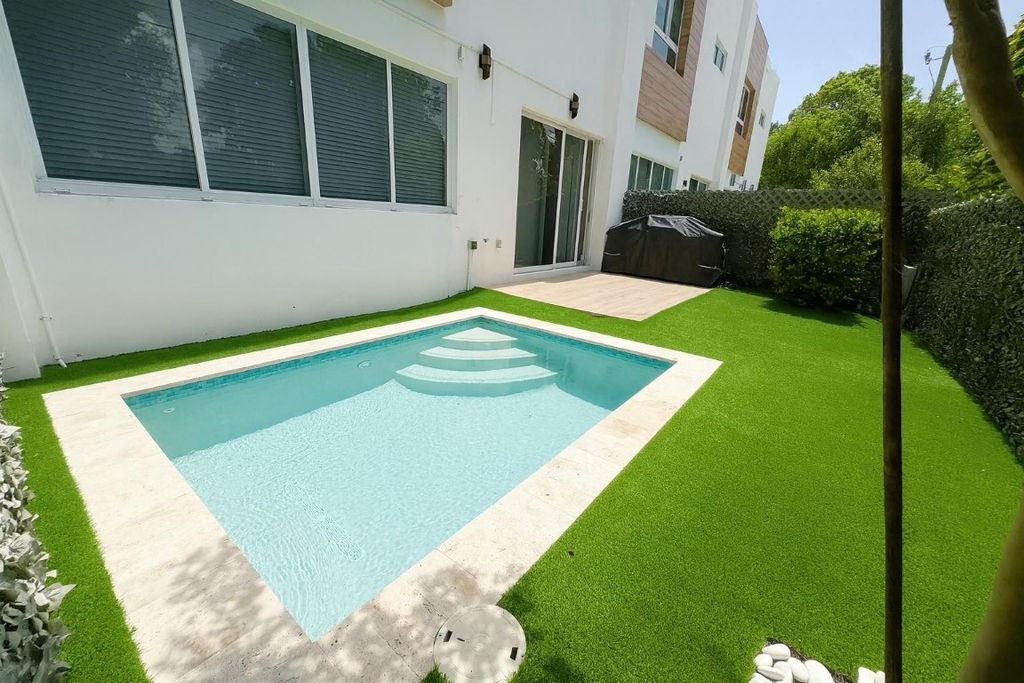 Photo of 1239 NE 18th Avenue, Fort Lauderdale, FL 33304 (MLS # F10523533)