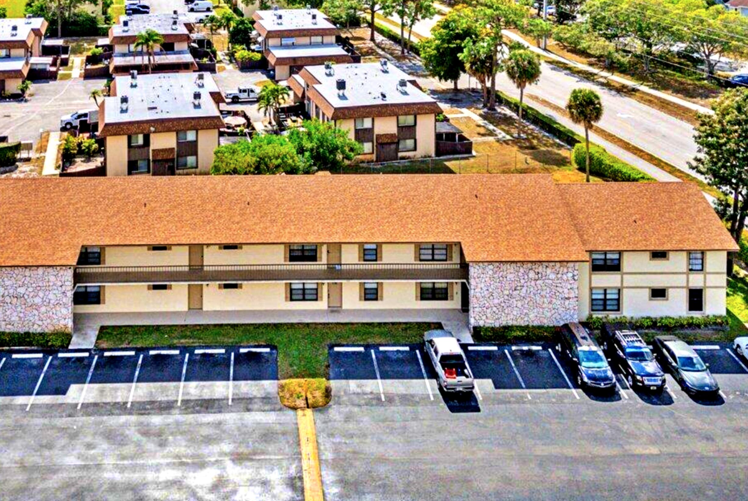 5894 Longbow Lane Apt 10, West Palm Beach FL 33415