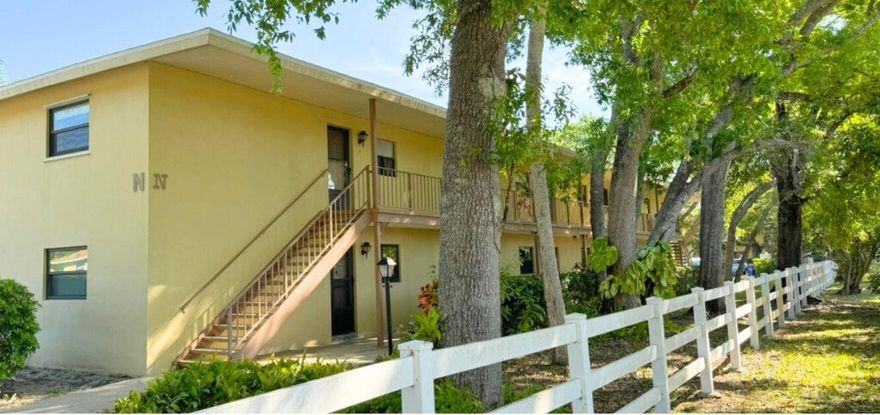 Welcome to the heart of Vero Beach, where life truly shines in this vibrant 55+ community! Nestled in a prime
location, just moments away from the renowned Miracle Mile and an array of gourmet restaurants, this two-
bedroom, two-bathroom corner unit offers an exceptional lifestyle. Every convenience you could ever need is
right at your fingertips, whether it's dining, shopping, or enjoying the scenic beauty of Florida's coastline.
You're never far from the action.