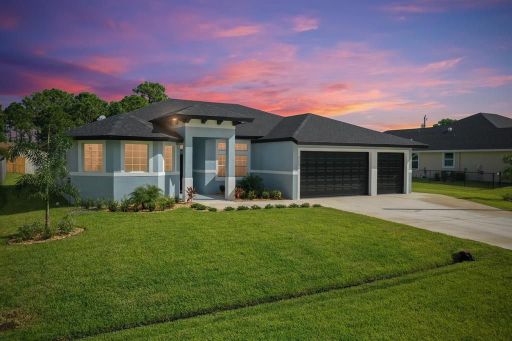 Photo of 6184 NW E Deville Circle Cir, Port Saint Lucie, FL 34953 (MLS # R10826718)