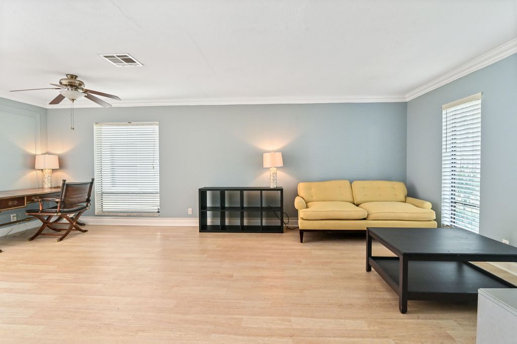 Photo of 903 Sandtree Drive, Palm Beach Gardens, FL 33403 (MLS # R10950684)