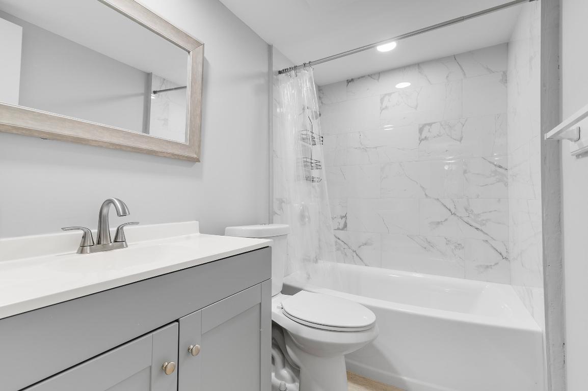 PALM GARDEN APTS CONDO - Residential Lease