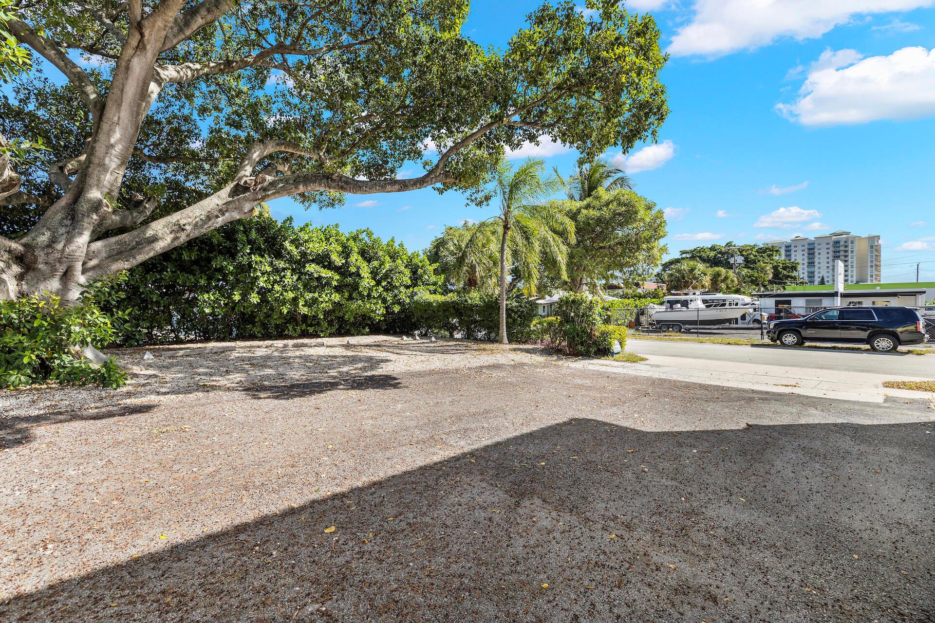 802 N Federal Highway