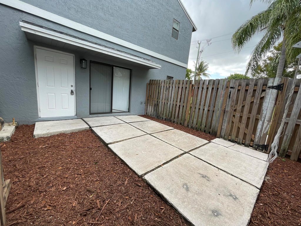 Photo of 28 Crossings Circle #B, Boynton Beach, FL 33435 (MLS # R11068484)