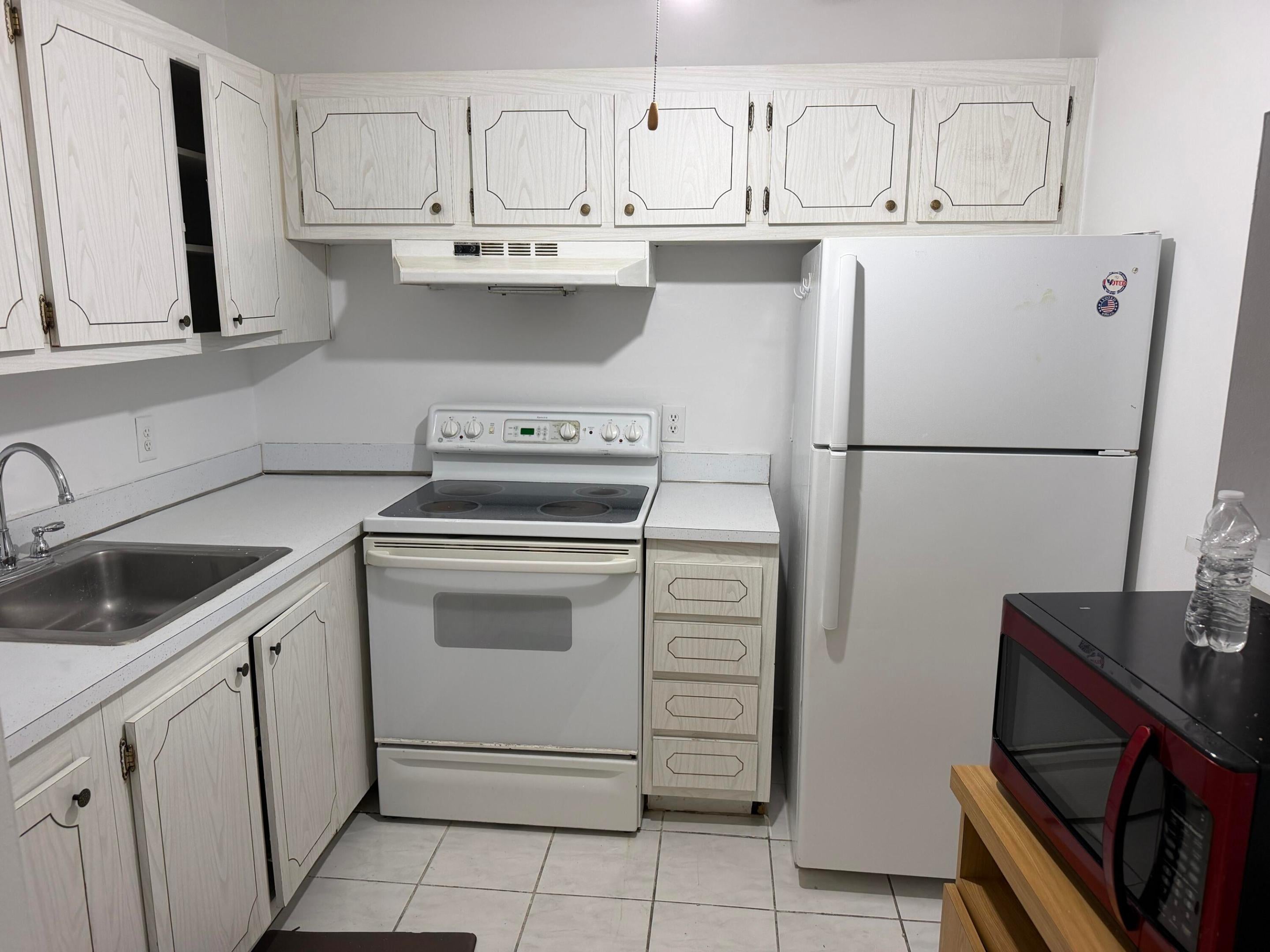 400 VILLAGE GREEN Circle W 205
