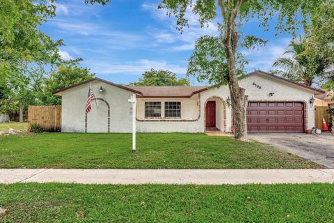8100 NW 44th Ct Lauderhill FL 33351