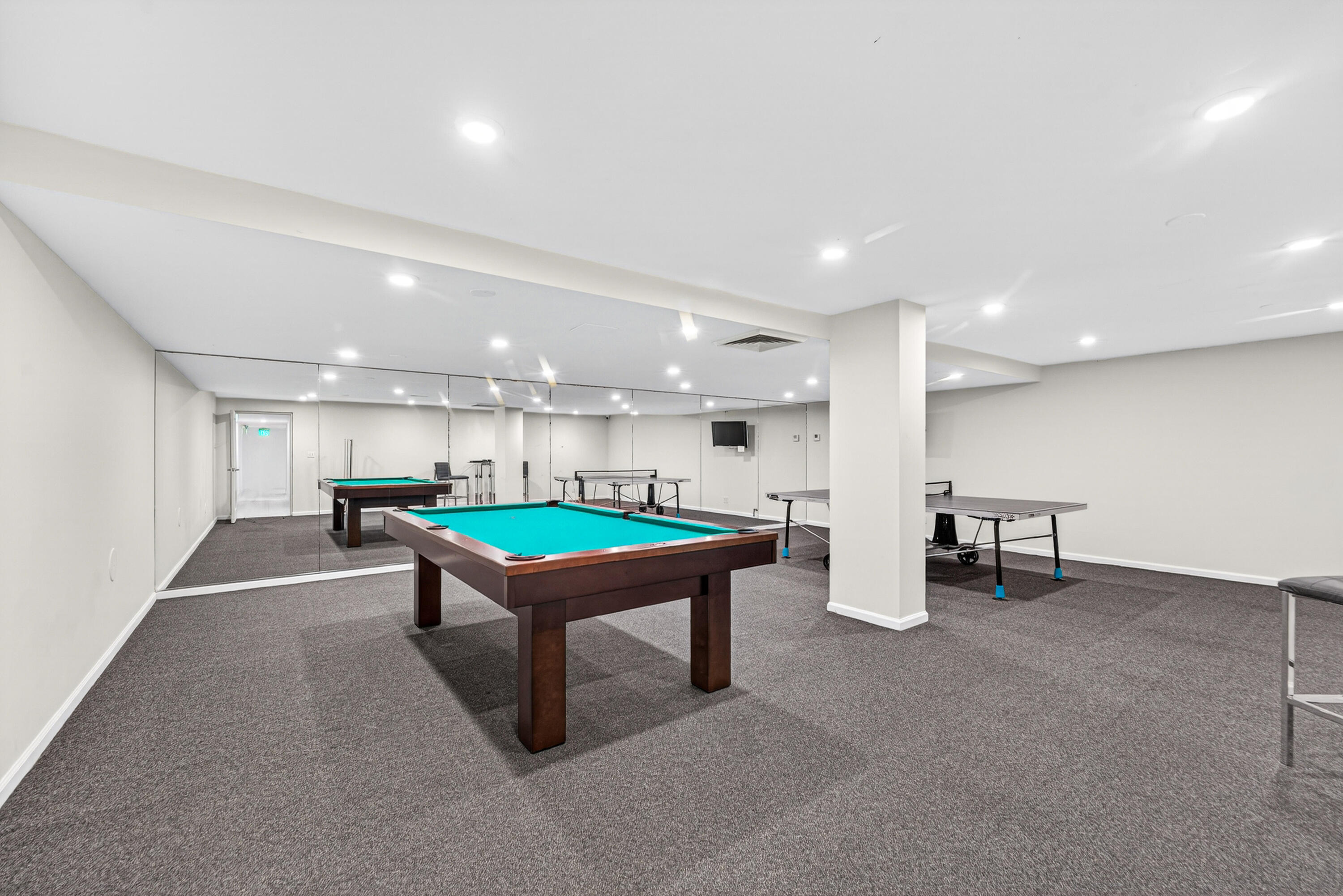 TWENTY SIX HUNDRED COND - Residential