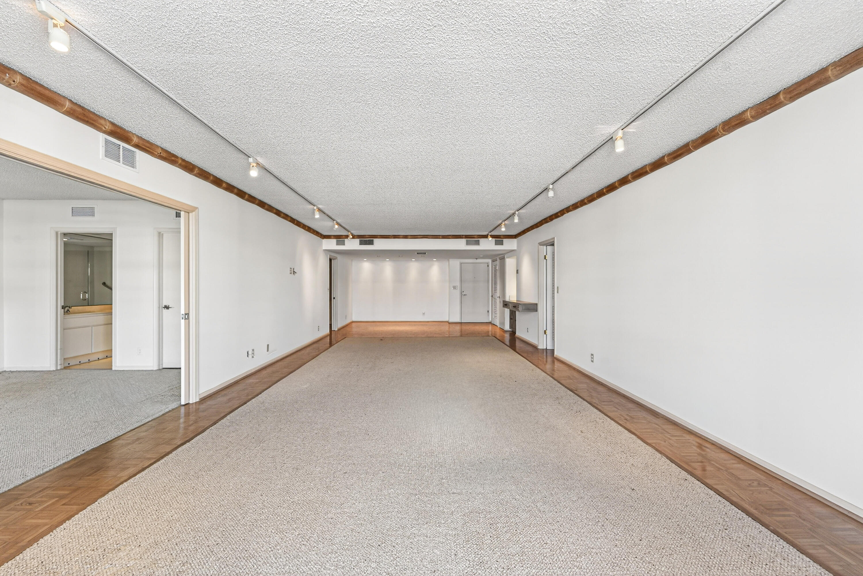 TWENTY SIX HUNDRED COND - Residential