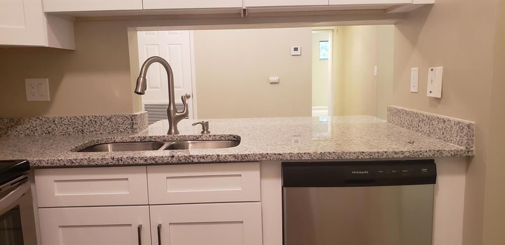 OAKLAND FOREST CLUB CONDO - Residential