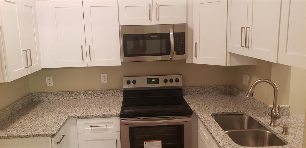 OAKLAND FOREST CLUB CONDO - Residential