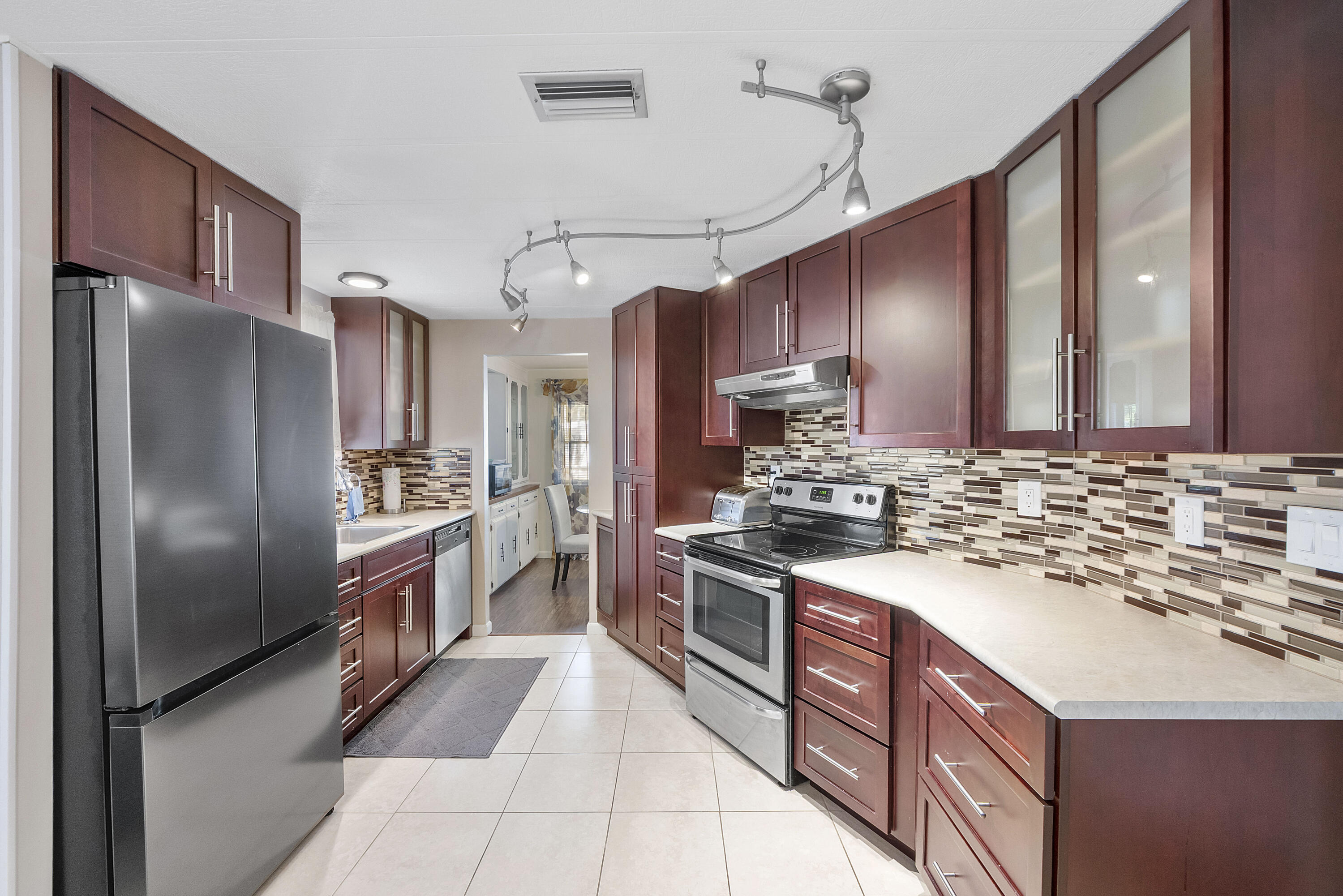 RAVENSWOOD ESTATES & MARINAS - Residential