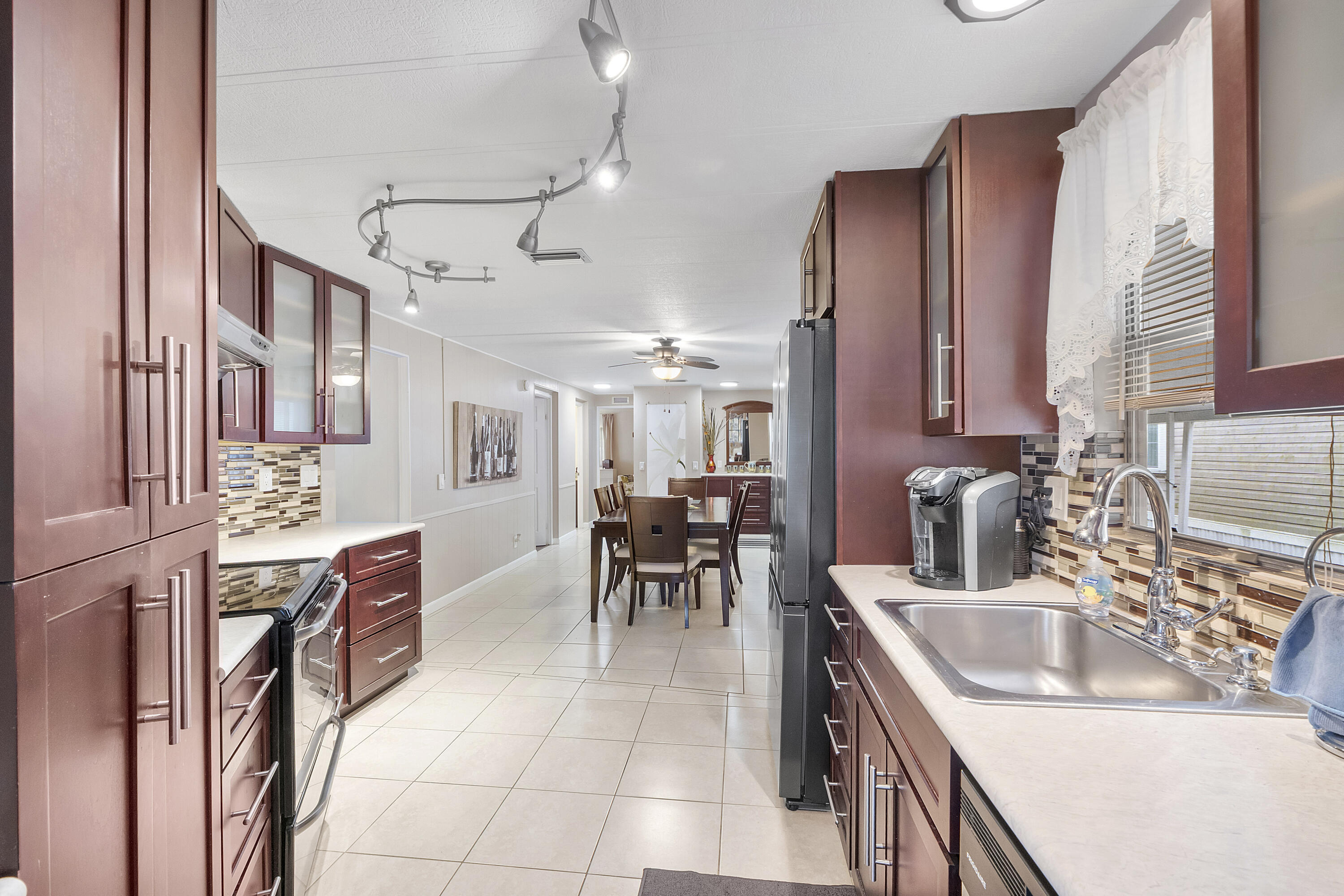 RAVENSWOOD ESTATES & MARINAS - Residential